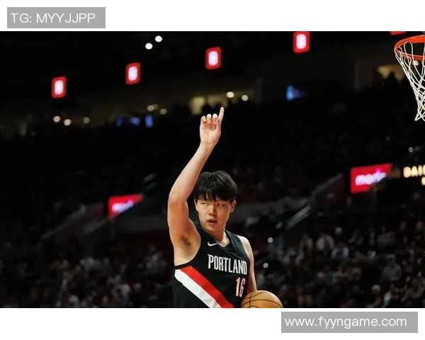 仅3分47秒防卫软肋尽显！杨瀚森被里斯完压轮换危矣 拓媒嘲讽小杨