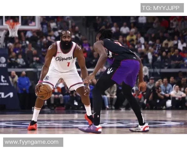 快船连丢2次绝平时机，全队士气失落离场，谁留意哈登的行为